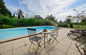 Gorgeous Home In Arles - Raphèle