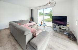 Maisons de vacances Beautiful Home In Santec With Wifi : photos des chambres