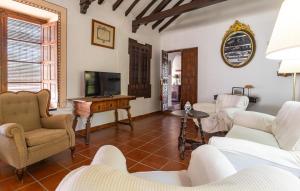 10 Bedroom Stunning Home In Santaella