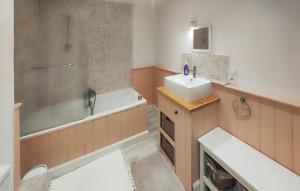 Maisons de vacances Amazing Home In Cessenon-Sur-Orb : photos des chambres