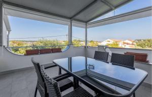 2 Bedroom Awesome Apartment In Barbat 