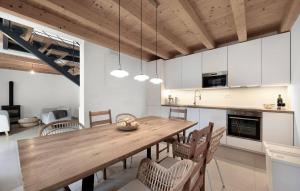 Lovely Home In Funtana With Wifi