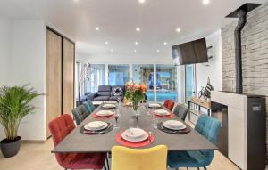 Maisons de vacances Cozy Home In Bourbriac : photos des chambres