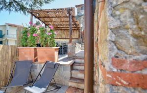 Cozy Home In Gualdo With Wifi