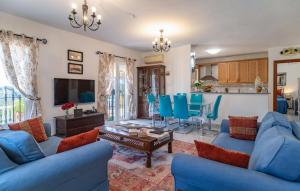 Cozy Home In Sayalonga With Wifi