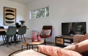 2 Bedroom Amazing Home In Hellendoorn