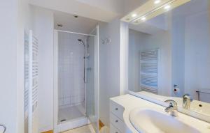 Maisons de vacances Beautiful Home In Oregue : photos des chambres