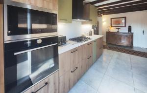 Maisons de vacances Amazing Home In Assignan : photos des chambres