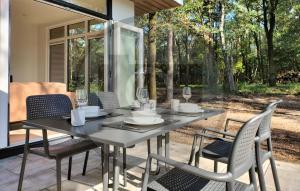 2 Bedroom Amazing Home In Hellendoorn