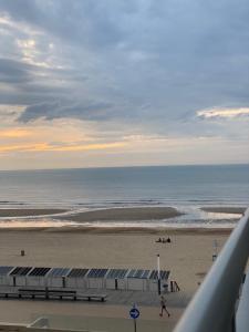 Rustieke studio met zeezicht