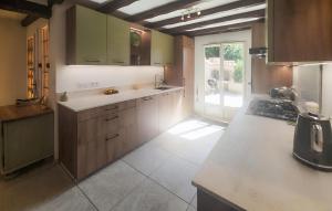 Maisons de vacances Amazing Home In Assignan : photos des chambres