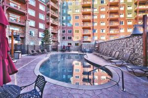 Beautiful WG Resort and Spa -King Bed - Steam Shower!