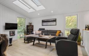 2 Bedroom Lovely Home In Hadsund