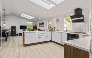 2 Bedroom Lovely Home In Hadsund