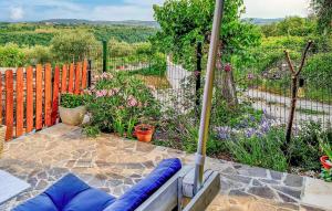 Awesome Home In Secovlje 