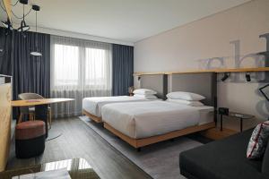 Executive, M Club lounge access, Guest room, 2 Twin room in Frankfurt Airport Marriott