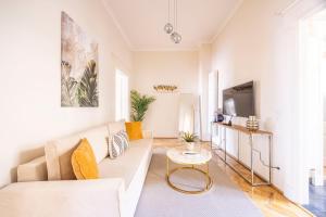 Exclusive & Cozy Central Suite w Balcony