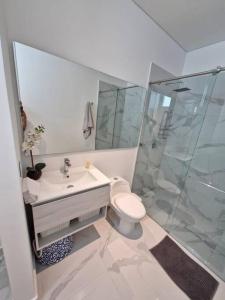 Apartamento en Santa Marta con Vista al Mar Sui Lofts 904 frente al Hotel Hilton