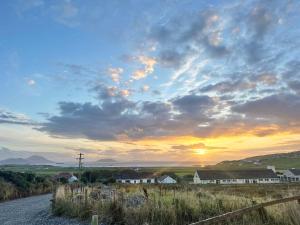 Relax in Spacious Style with Stunning Views- Drim Cottage