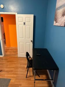 Fidelia Halos Room Queen Bed, Minutes from Newark Liberty International Airport and Newark Penn Station