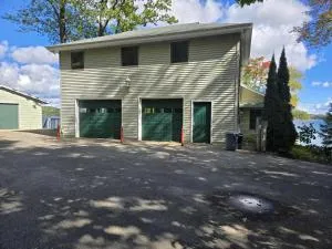 Lakefront Serenade - Solon