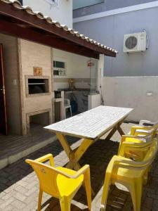 Casa com ótima localização na praia dos Ingleses