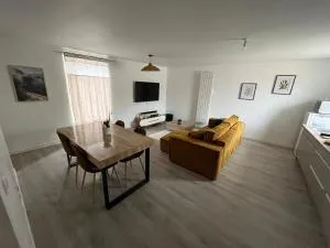 Maison de ville charmante - Moncontour