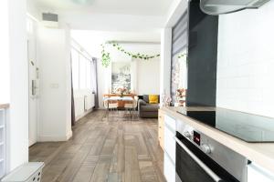 Superb Location & Chic Suite w 2Bedroom