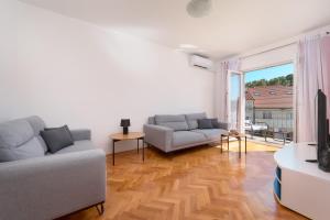 Hvar Lech Spacious 2 bedroom apartment with private parking