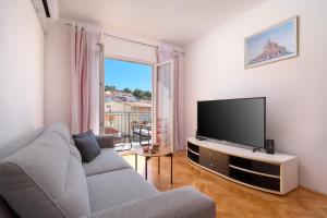 Hvar Lech Spacious 2 bedroom apartment with private parking
