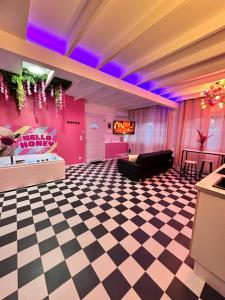 Maison 60 m2 Loveroom romantique avec jacuzzi privé à 10 min de Nancy et jardin privé
