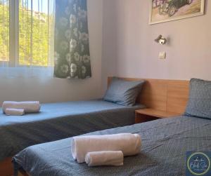 2 Bed Apt at Watermill Complex