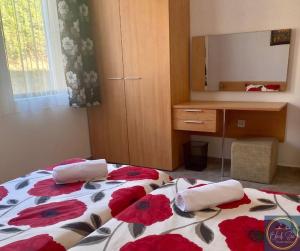 2 Bed Apt at Watermill Complex