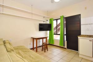 Apartamento térreo em Condomínio Pé na Areia P847