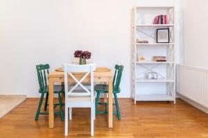 Modern Living Apt - Family - PRIVATE PARKING