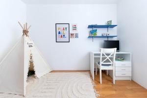 Modern Living Apt - Family - PRIVATE PARKING