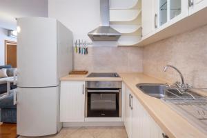 Modern Living Apt - Family - PRIVATE PARKING