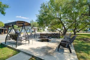 Legacy Ranch Home with Lake Access and Grill