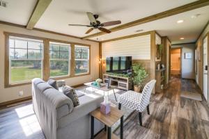 Pet-Friendly Hill Country Hideaway with Deck