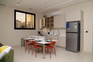 Elegant & Spacious Apartment