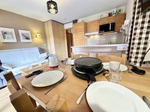 Appartements Residence Le Hameau Des Rennes - T2 PIED DES PISTES, ACCES PISCINE, IDEAL MAE-0771 : photos des chambres