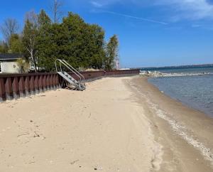 North Shore Beach Retreat