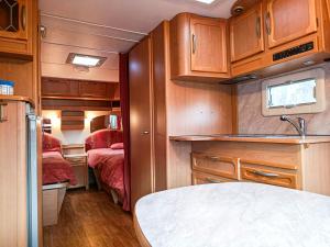 Santas winter Caravan-Kabe Ametist