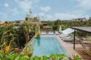Divine 3BR PH Private Jacuzzi, Pools, SPA, Yoga