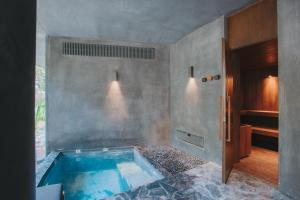 Divine 3BR PH Private Jacuzzi, Pools, SPA, Yoga