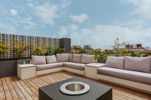 Divine 3BR PH Private Jacuzzi, Pools, SPA, Yoga