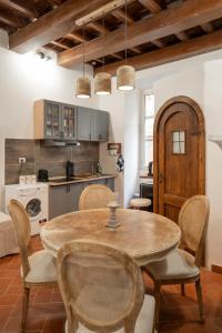 Home Domus Capocci - Rione Monti