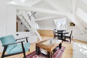 Ile de la Cite - Seine & Notre Dame View