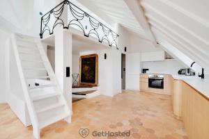 Ile de la Cite - Seine & Notre Dame View