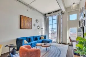 Modern Condo with Mountain Views, Walk to Downtown condo - McIntyre Building Condominium